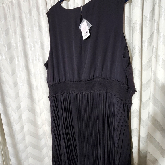 Croft & Barrow Sleeveless Pleated Black Dress - Picture 7 of 8